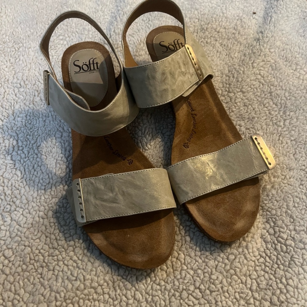 Women shoes size 9.5